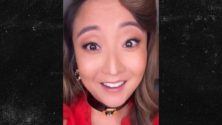Ashley Park ha sbattuto per ridere di Papa News mentre girava "Emily a Paris"