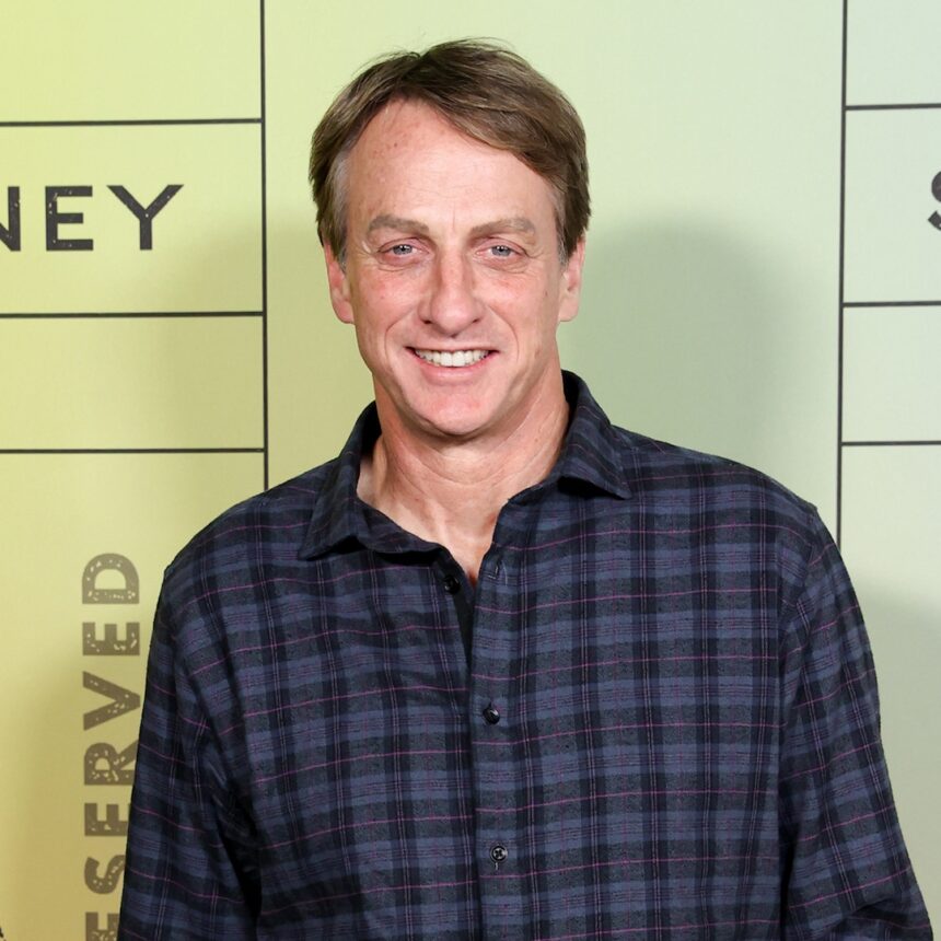 Tony Hawk condivide i consigli sui genitori per Riley Hawk e Frances Bean Cobain