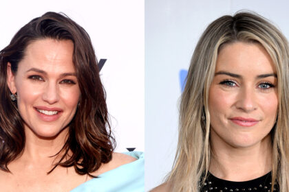 Jennifer Garner si unisce alla produzione di team di '13 che fa il musical da 30 ', rave sul piombo Lucie Jones