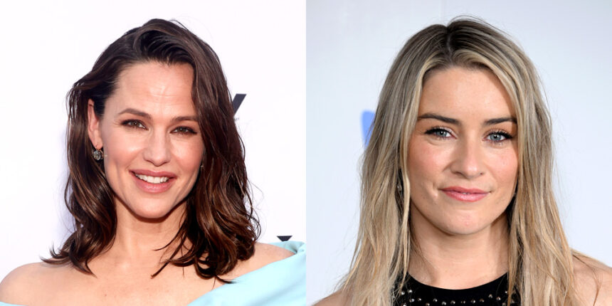 Jennifer Garner si unisce alla produzione di team di '13 che fa il musical da 30 ', rave sul piombo Lucie Jones