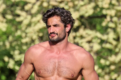 Ex Guy Binns di Eiza Gonzalez diventa senza maglie