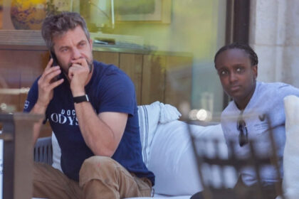 Joshua Jackson ha individuato uscire con la professoressa di giurisprudenza Nicole Langston