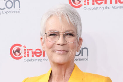Jamie Lee Curtis rivela un commento che l'ha portata a ottenere un intervento chirurgico plastico a 25: "Non è una buona cosa da fare"