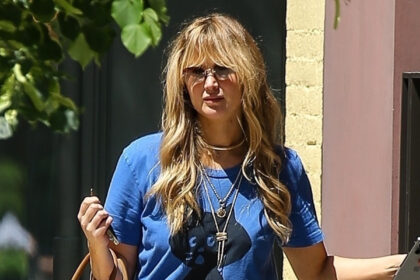 Jennifer Lawrence diventa casual per la gita per la festa della mamma a New York