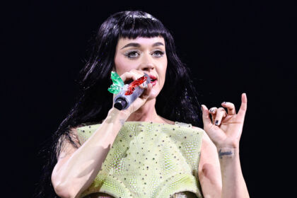 Katy Perry reagisce alle false foto di AI virali di se stessa al Met Gala 2025