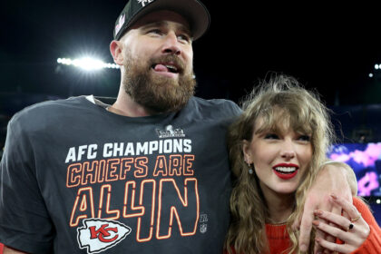 Travis Kelce spiega perché ha ritirato l'offerta per la chitarra Taylor Swift