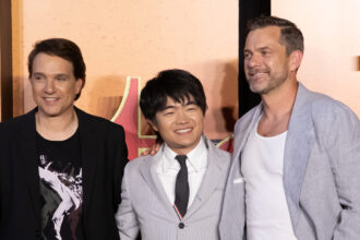 Ralph Macchio, Ben Wang e Joshua Jackson escono per promuovere "Karate Kid: Legends" a Città del Messico