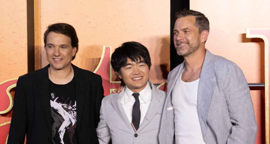 Ralph Macchio, Ben Wang e Joshua Jackson escono per promuovere "Karate Kid: Legends" a Città del Messico