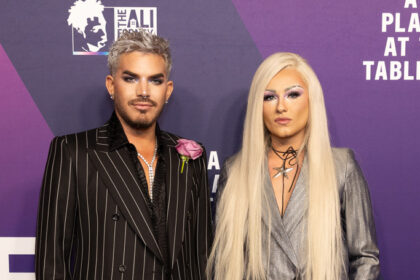 Adam Lambert & Partner Oliver Gliese Glam per appuntamento notturno al primavera di primavera di Ali Forney Center