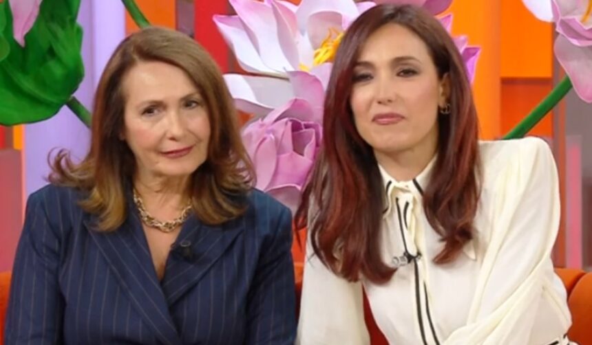 La mamma di Caterina Balivo per la prima volta in tv con lei, la mette un po' in imbarazzo: ''Sei sempre stata una figlia splendida'' - Gossip.it