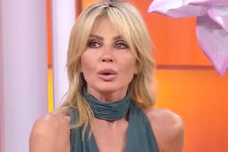 ''Mia figlia aveva cominciato a perdere i capelli'': Nathaly Caldonazzo racconta dei problemi alimentari vissuti dalla sua Mia - Gossip.it