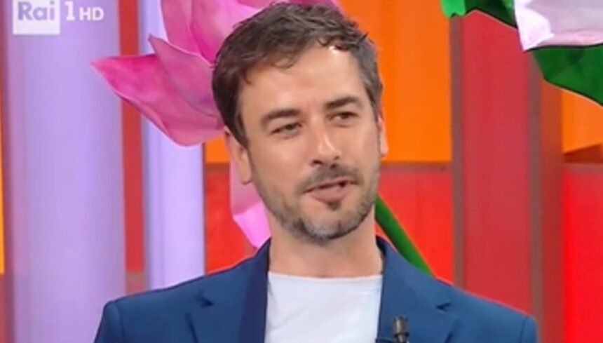 ''Si è formato più in palestra che altrove'': Iago Garcia attacca in tv Michele Morrone dopo l'invettiva del collega sul cinema 'di sinistra' - Gossip.it