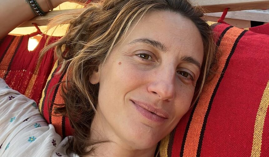''Mio figlio è uscito blu'': l'attrice Francesca Inaudi racconta il parto da incubo e perché oggi è diventata una doula - Gossip.it