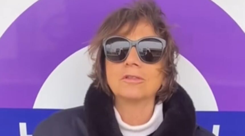 Gianna Nanni ha lasciato Londra ed è tornata a vivere in Italia con la figlia: ''Un papà le ha dato la vita ma non è presente'' - Gossip.it