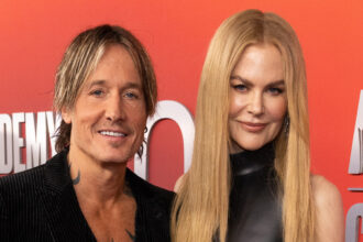 Nicole Kidman supporta il marito vincitore del Triple Crown Award Keith Urban agli ACM Awards 2025