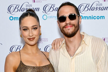 La fidanzata di Pete Davidson Elsie Hewitt fa un raro commento sulla loro relazione: "È così incredibile"