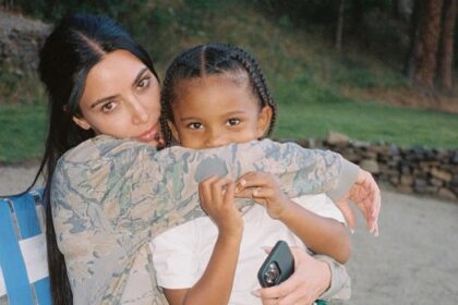 Kardashian, famiglia Jenner: ogni momento della mamma