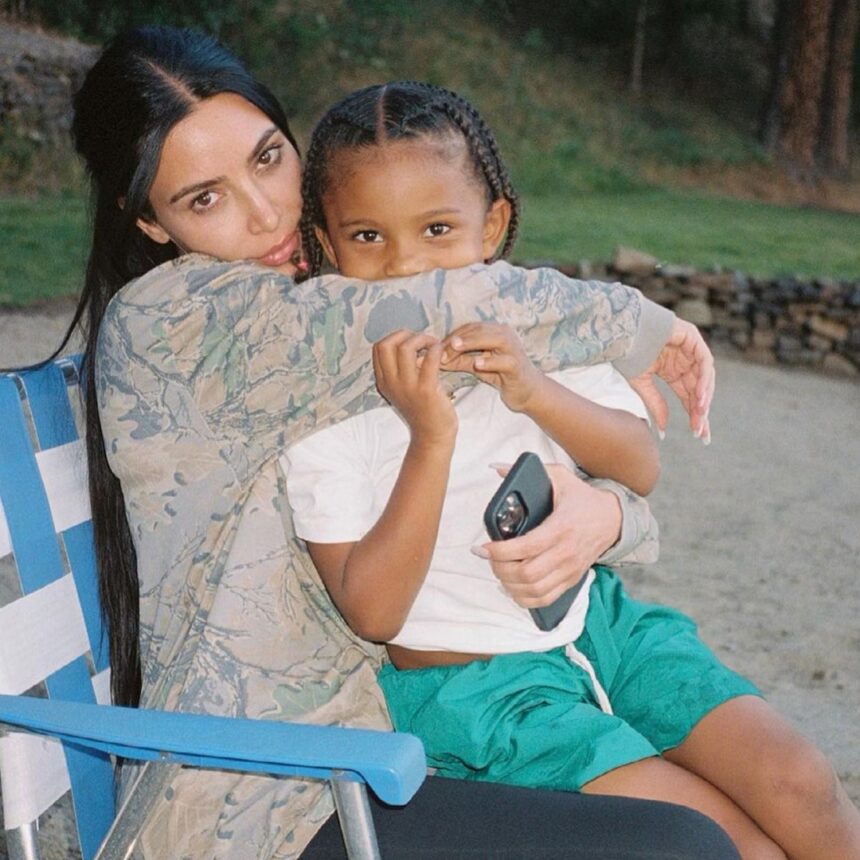 Kardashian, famiglia Jenner: ogni momento della mamma