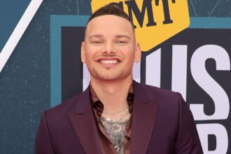 Kane Brown's prima e dopo la trasformazione del corpo ABS