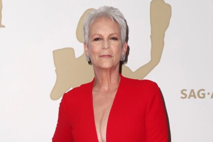 Jamie Lee Curtis si rammarica di aver ottenuto un intervento chirurgico plastico a 25 anni