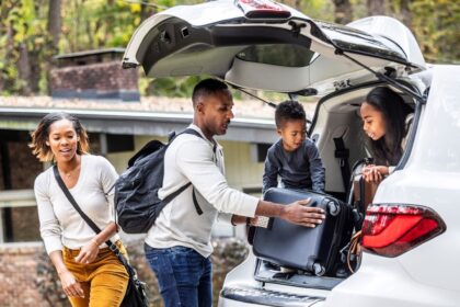 Viaggiare in macchina con bambini? Ecco cosa hai bisogno