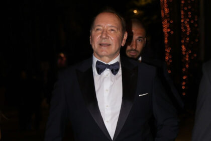 Kevin Spacey ha visto il festival cinematografico di Cannes tra notizie che sta ricevendo un premio lì