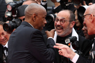 Ecco cosa ha detto Denzel Washington al fotografo durante l'alterco sul tappeto rosso al Festival del cinema di Cannes 2025