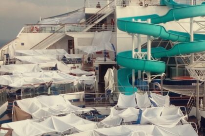 "Cacca Cruise" di Carnival: Cruise Ship Nightmare Timeline