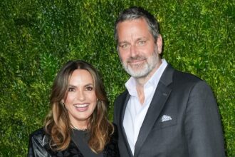 Mariska Hargitay, bambini di Peter Hermann sul tappeto rosso: foto