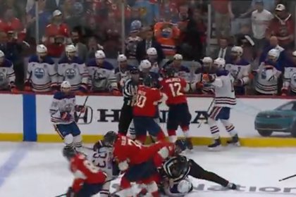 Panthers, giocatori di Oilers Brawl nella finale della Stanley Cup