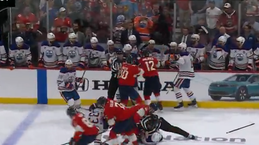 Panthers, giocatori di Oilers Brawl nella finale della Stanley Cup