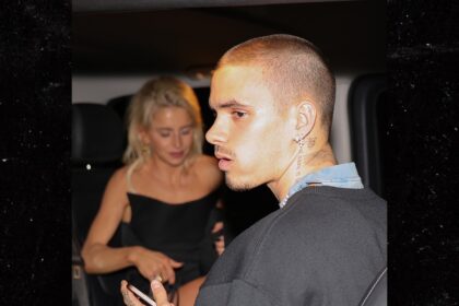 Romeo Beckham Fuels Dating Voci con Caroline Daur dopo la divisione di Kim Turnbull