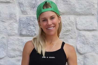 Kelly Stafford Dettagli che si cingano della sua vagina
