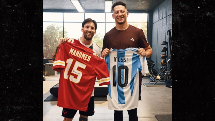 Patrick Mahomes, Leonel Messi Swap ha autografato le maglie dopo le riprese commerciali