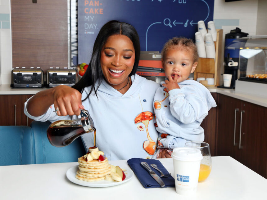 "Anything Was": Keke Palmer versa il tè sul nome del figlio Leodis