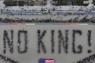 Jimmy Kimmel, Kerry Washington tra le stelle delle proteste di "No Kings"