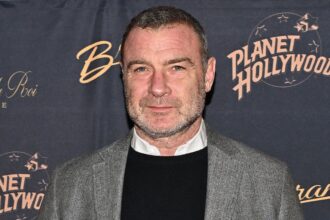Liev Schreiber, Son Sasha di Naomi Watts Sasha High School