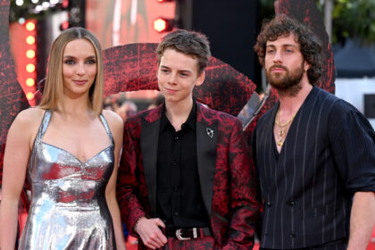 Jodie Comer e Aaron Taylor-Johnson si uniscono al figlio sullo schermo Alfie Williams a '28 anni dopo la premiere di Londra!