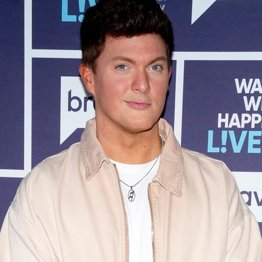 Lo Zack Wickham di Valley ottiene Scrotum Botox