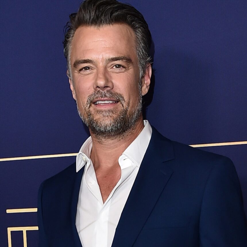 Josh Duhamel sorprende i pompieri locali dopo aver giocato uno sullo schermo