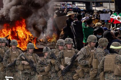 700 Marines schierati a Los Angeles dopo giorni di proteste pubbliche contro i raid dell'ICE