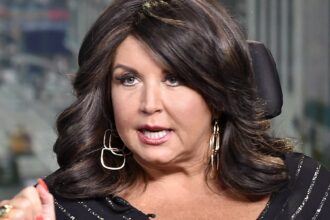 Abby Lee Miller fa causa all'ospedale Cedars-Sinai, afferma che i medici hanno lasciato il catetere nel suo corpo