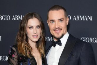 Ison Williams sposa Alexander Dreymon 3 anni dopo aver accogliente figlio