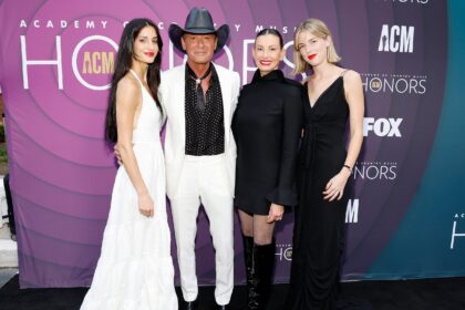 Incontra le sue 3 belle ragazze con Tim McGraw - Hollywood Life