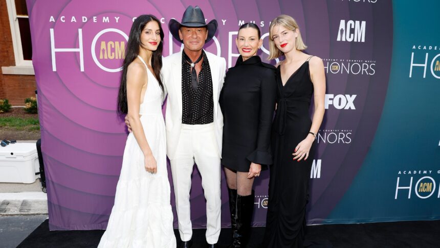 Incontra le sue 3 belle ragazze con Tim McGraw - Hollywood Life