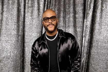 Chi è Derek Dixon? Informazioni sull'attore e sulla sua causa contro Tyler Perry - Hollywood Life