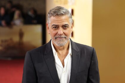 Come guardare George Clooney Broadway suonare - Hollywood Life