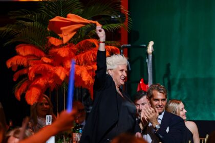 Anne Burrell trovata morta accanto a dozzine di pillole: rapporto