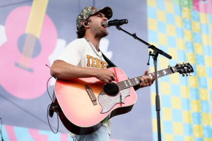 Conner Smith, cantante country, uccide la donna anziana in un incidente d'auto