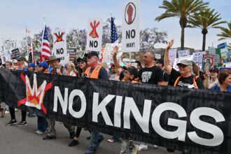 Quante persone hanno partecipato alla protesta "No Kings" in America? - Hollywood Life